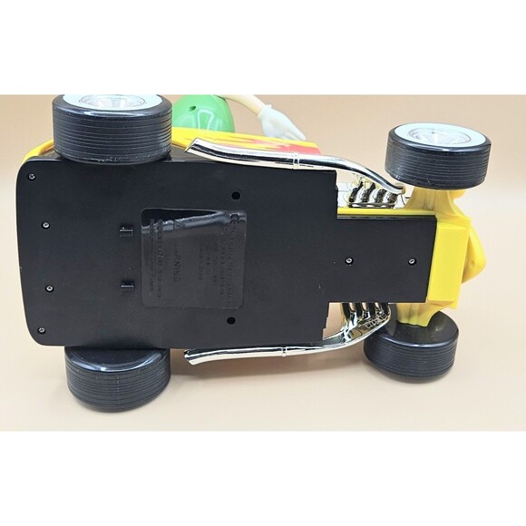 M&M'S REBEL HOT ROD CANDY DISPENSER CAR REBEL WITHOUT A CLUE YELLOW COLLECTIBLE - Picture 7 of 11